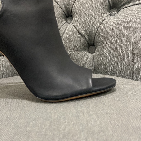 Vince Gabrielle booties - Picture 3 of 8